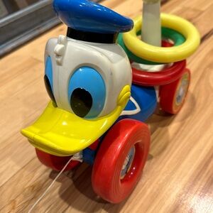 Vintage Donald duck ring toss game